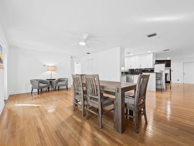 Продажа дома по адресу 27 NE 16th Avenue - фото 6893284