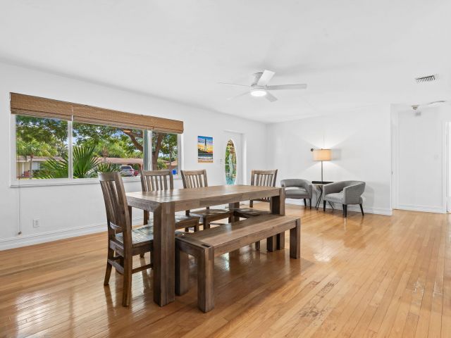 Продажа дома по адресу 27 NE 16th Avenue - фото 6893285