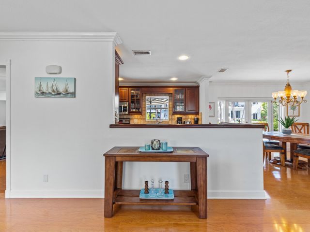 Продажа дома по адресу 925 Cypress Drive - фото 6892636