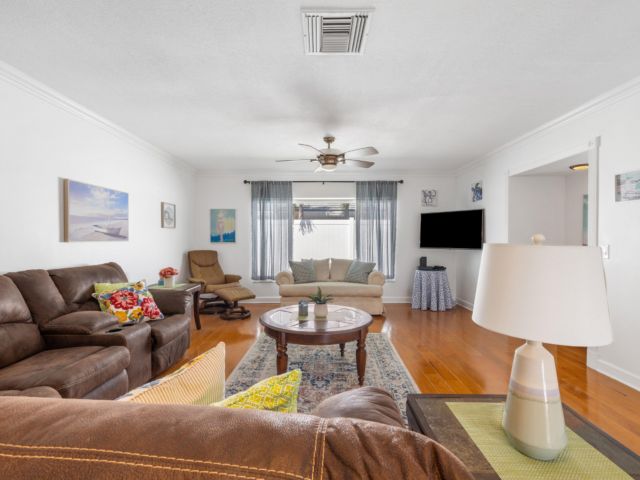 Продажа дома по адресу 925 Cypress Drive - фото 6892638