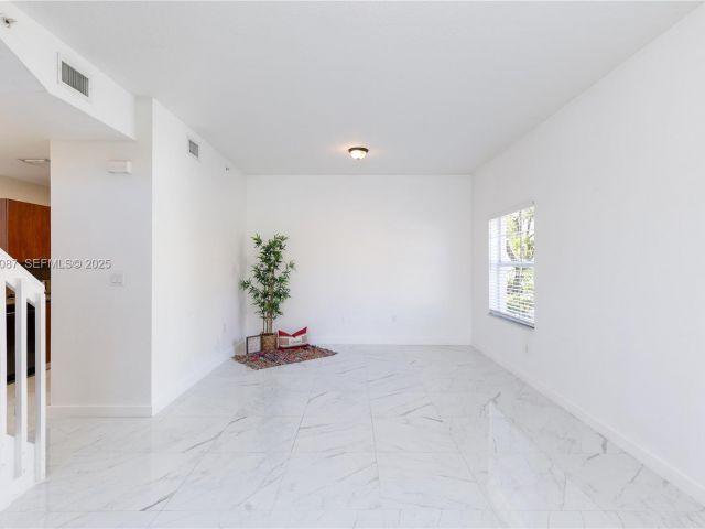 Дом в аренду по адресу 1009 SW 144th Ave 2701 - фото 7509954