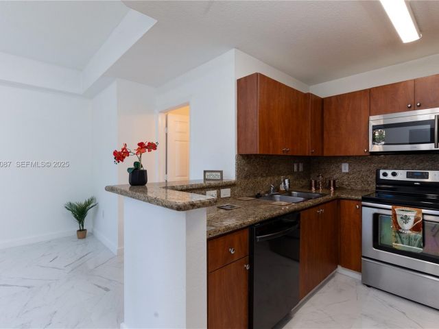 Дом в аренду по адресу 1009 SW 144th Ave 2701 - фото 7509956