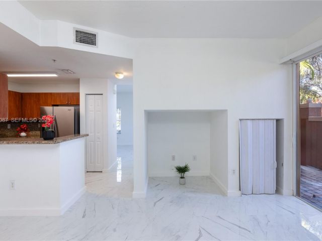 Дом в аренду по адресу 1009 SW 144th Ave 2701 - фото 7509961