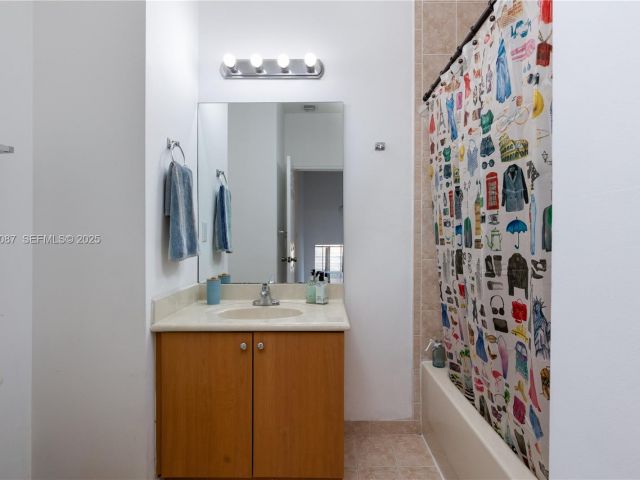 Дом в аренду по адресу 1009 SW 144th Ave 2701 - фото 7509984