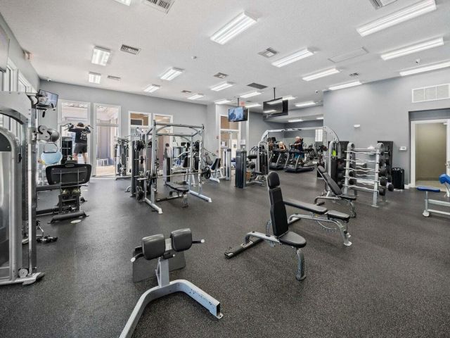 Дом в аренду по адресу 12919 Hyland Circle - фото 6894306