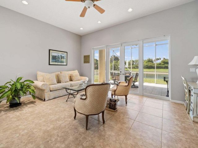 Дом в аренду по адресу 12919 Hyland Circle - фото 6894319