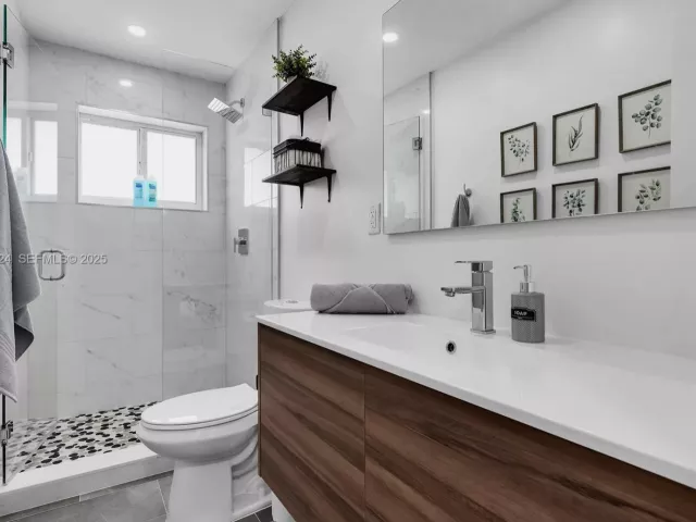 Дом в аренду по адресу 617 NW 30th Ct 0 - фото 6892486