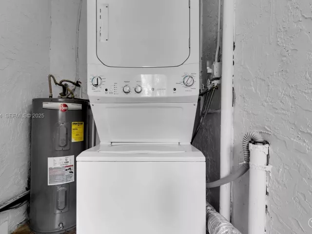 Дом в аренду по адресу 617 NW 30th Ct 0 - фото 6892487