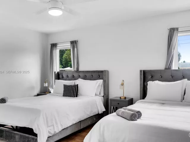 Дом в аренду по адресу 617 NW 30th Ct 0 - фото 6892491