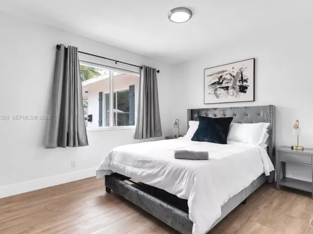 Дом в аренду по адресу 617 NW 30th Ct 0 - фото 6892484