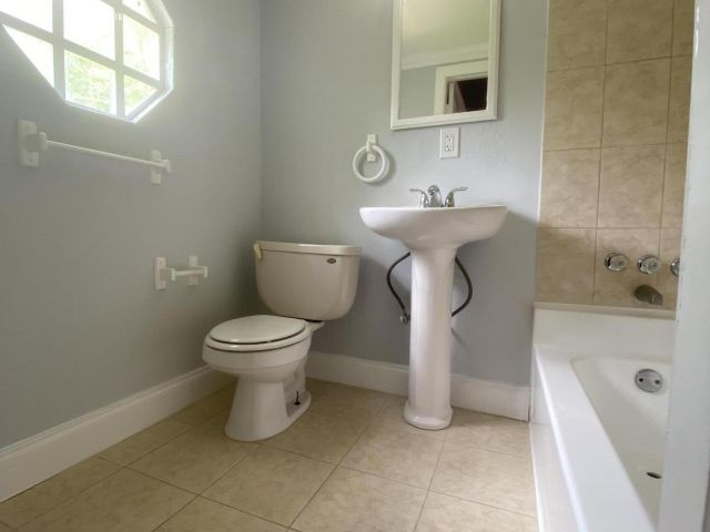 Продажа дома по адресу 8090 Dillman Road - фото 6895486