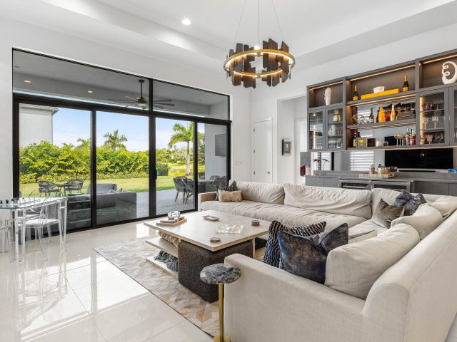 Продажа дома по адресу 8233 Essex Country Club Drive - фото 6901388