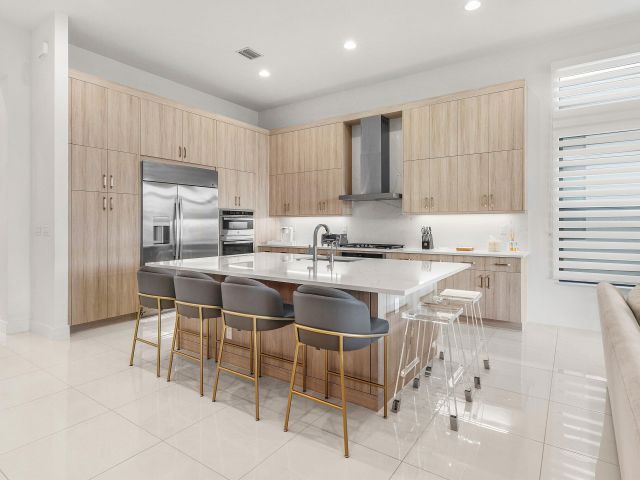 Продажа дома по адресу 8233 Essex Country Club Drive - фото 6901391