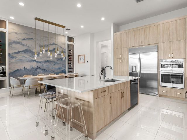 Продажа дома по адресу 8233 Essex Country Club Drive - фото 6901392