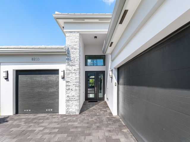 Продажа дома по адресу 8233 Essex Country Club Drive - фото 6901398