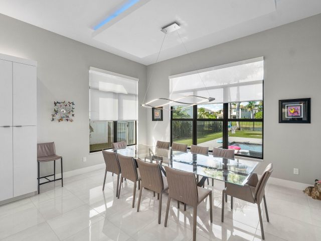 Продажа дома по адресу 9657 Vescovato Way - фото 6896654