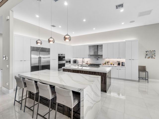 Продажа дома по адресу 9657 Vescovato Way - фото 6896657