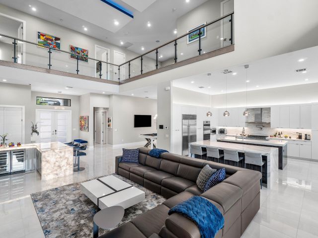 Продажа дома по адресу 9657 Vescovato Way - фото 6896663