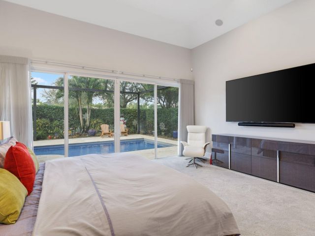 Продажа дома по адресу 7039 Mandarin Drive - фото 6903652