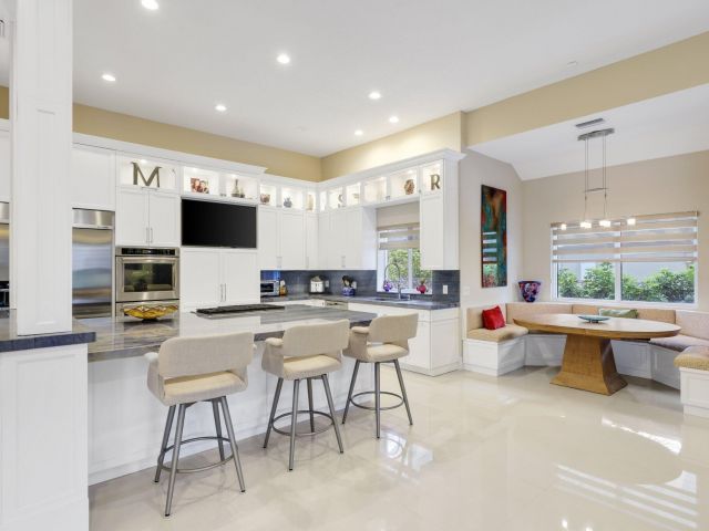 Продажа дома по адресу 7039 Mandarin Drive - фото 6903655