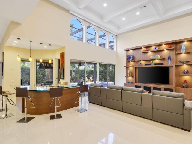 Продажа дома по адресу 7039 Mandarin Drive - фото 6903661