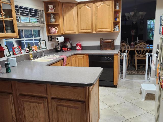 Продажа дома по адресу 3099 NW 25th Terrace - фото 6920669