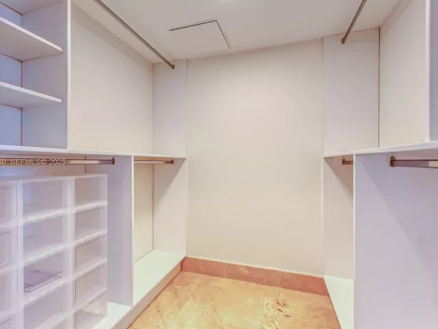 Продажа квартиры #4601 - фото 6896696