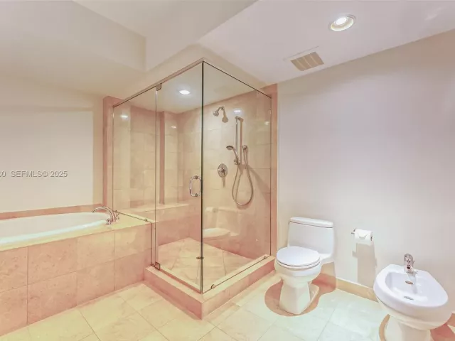 Продажа квартиры #4601 - фото 6896698