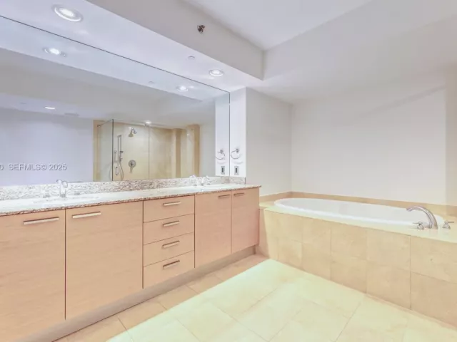 Продажа квартиры #4601 - фото 6896699