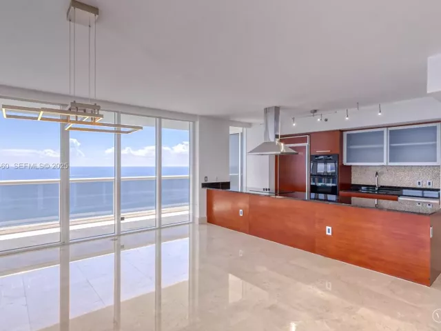 Продажа квартиры #4601 - фото 6896701