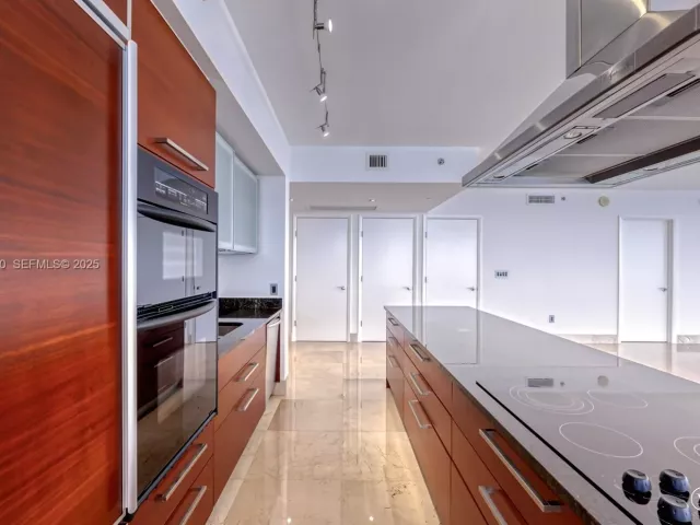 Продажа квартиры #4601 - фото 6896703