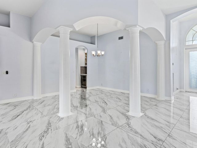 Дом в аренду по адресу 12403 Cascades Pointe Drive - фото 6897125