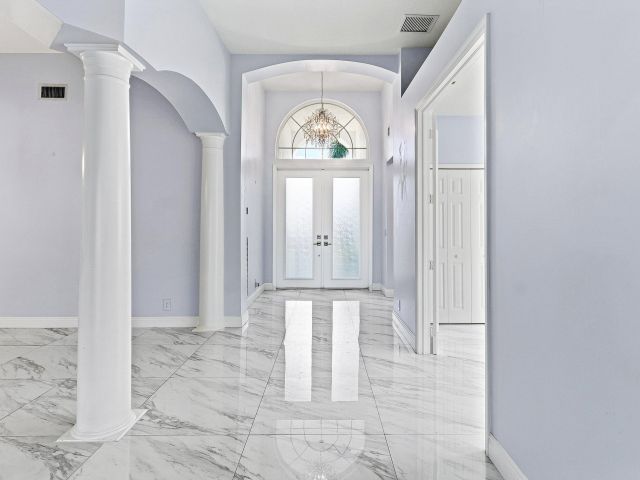 Дом в аренду по адресу 12403 Cascades Pointe Drive - фото 6897126