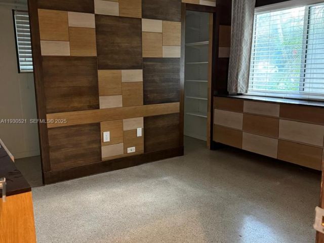 Дом в аренду по адресу 985 NE 115th St - фото 6901578