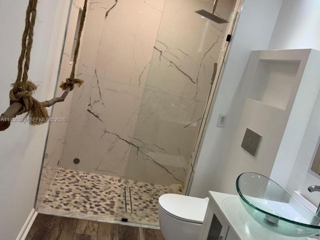 Дом в аренду по адресу 985 NE 115th St - фото 6901584