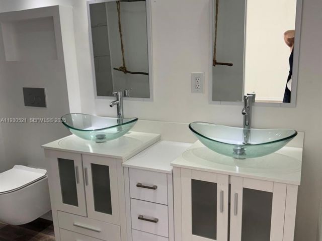 Дом в аренду по адресу 985 NE 115th St - фото 6901585