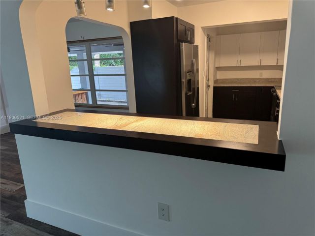 Дом в аренду по адресу 985 NE 115th St - фото 6901589