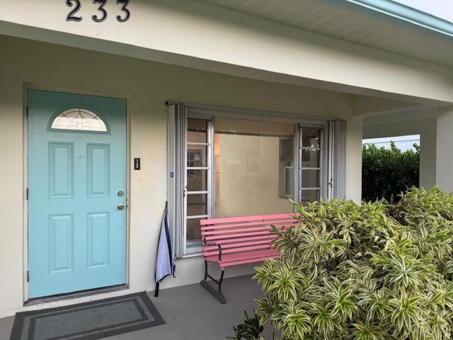 Дом в аренду по адресу 233 E E 24th Street, Street - фото 6901342