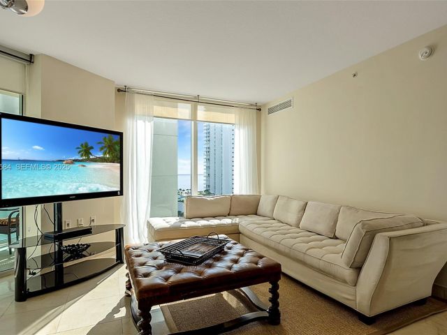 Продажа квартиры #1-1006 - фото 6900545