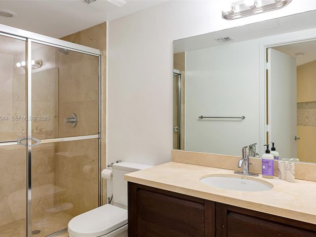 Продажа квартиры #1-1006 - фото 6900550