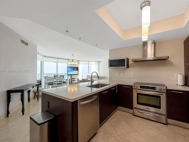 Продажа квартиры #1-1006 - фото 6900552