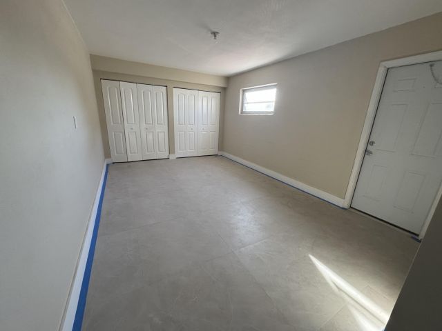 Дом в аренду по адресу 490 W 31st Street - фото 6936454