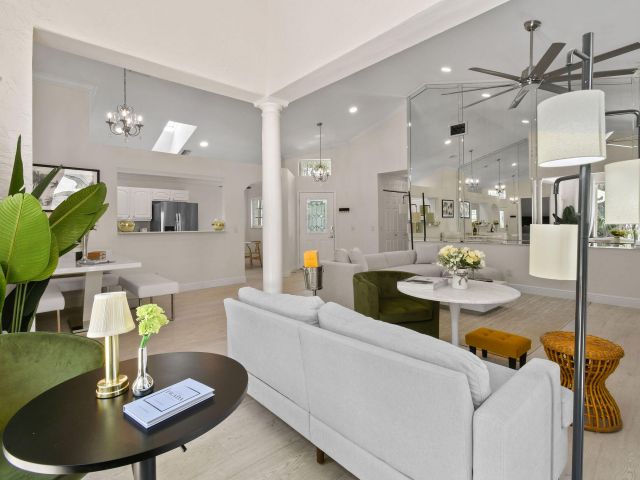 Продажа дома по адресу 9293 Heathridge Drive - фото 6899232