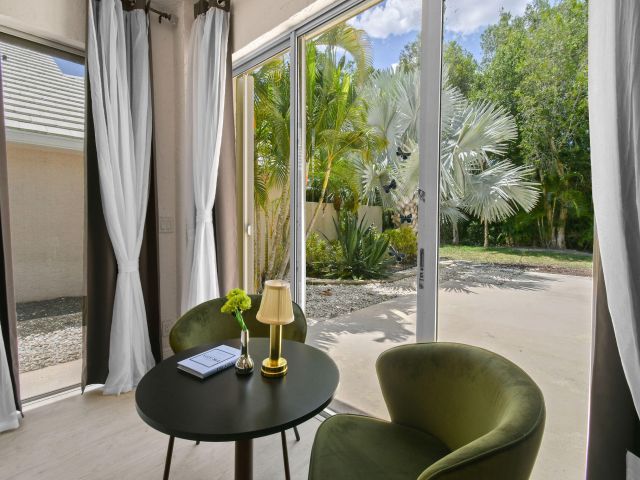 Продажа дома по адресу 9293 Heathridge Drive - фото 6899235