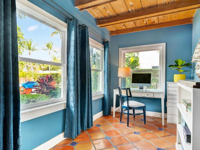 Продажа дома по адресу 348 Plymouth Road - фото 6899257