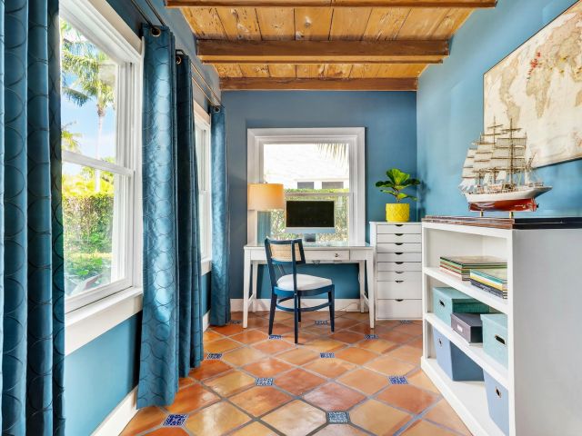 Продажа дома по адресу 348 Plymouth Road - фото 6899258