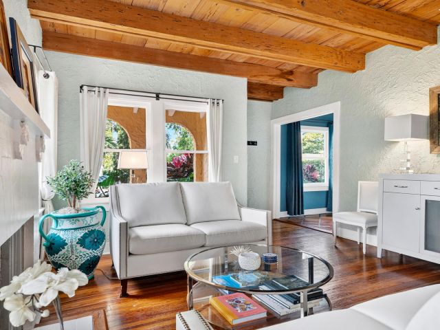 Продажа дома по адресу 348 Plymouth Road - фото 6899259