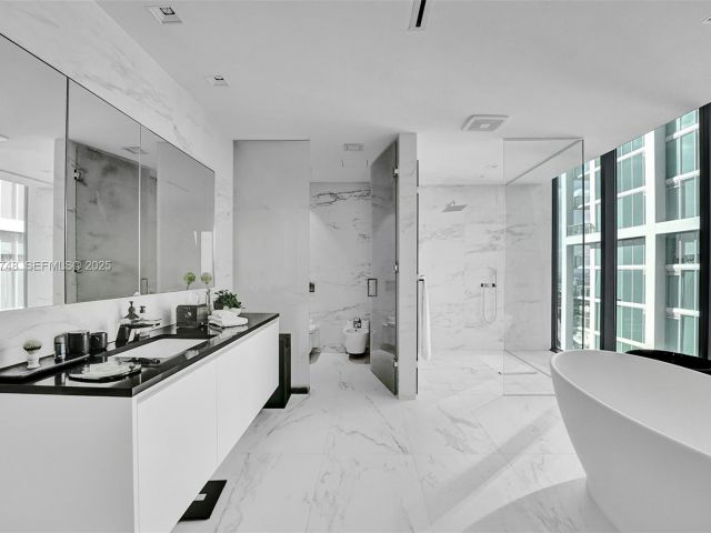 Продажа квартиры #3902 - фото 6900036