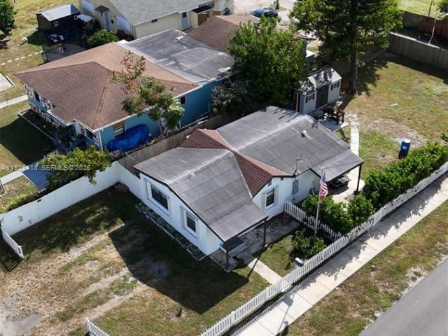 Продажа дома по адресу 2444 Roosevelt St - фото 6904719