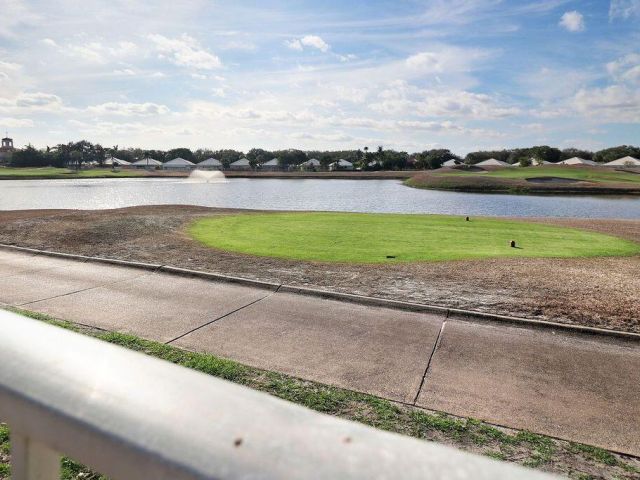 Дом в аренду по адресу 1119 Avondale Court - фото 6899211